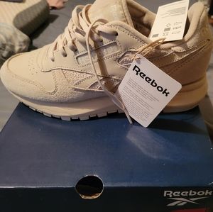 Reebok Classics low top